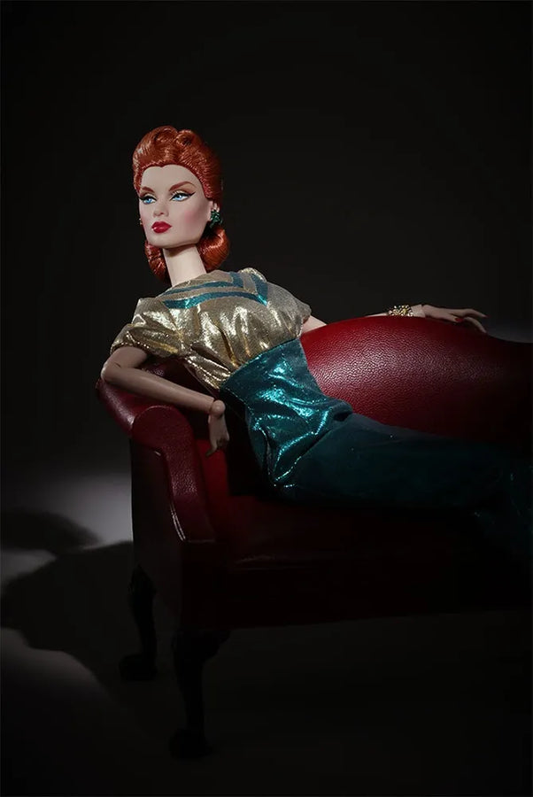 New York Bound Victoire Roux® - LIMITED EDITION: 550 – Integrity Toys – ActionFigure Brasil