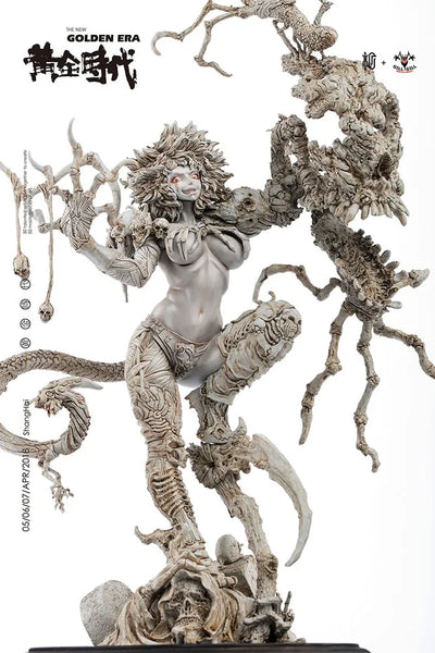 NINA Dolono - LIMITED EDITION: 200 – Manas SUM – ActionFigure Brasil — embalagem