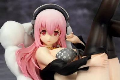 Nitro Super Sonic - Sonico - Voice Collection - 1/7 - Bikini & Sofa ver., Black ver. (Griffon Enterprises)ㅤ – Griffon Enterprises – ActionFigure Brasil — embalagem