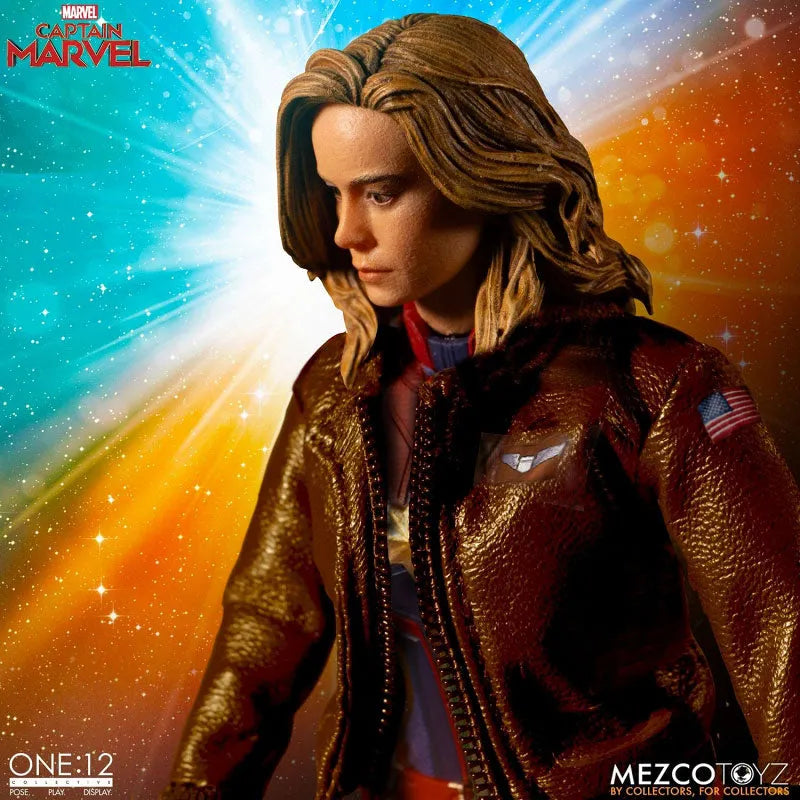 ONE:12 Collective / Captain Marvel: Captain Marvel 1/12 Action Figureㅤ – Mezco – ActionFigureBrasil