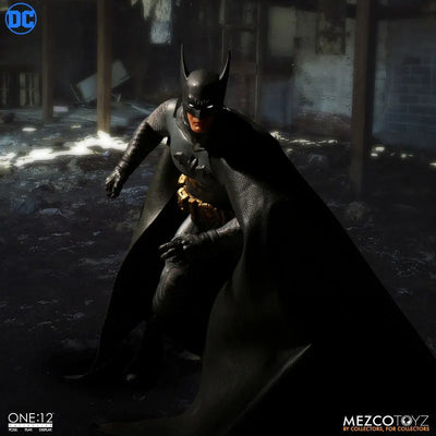 ONE:12 Collective - DC Comics: Ascending Knight Batman 1/12 Action Figureㅤ – Mezco – ActionFigure Brasil