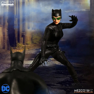 One:12 Collective - DC Comics: Catwoman 1/12 Action Figureㅤ – Mezco – ActionFigureBrasil — ambientada