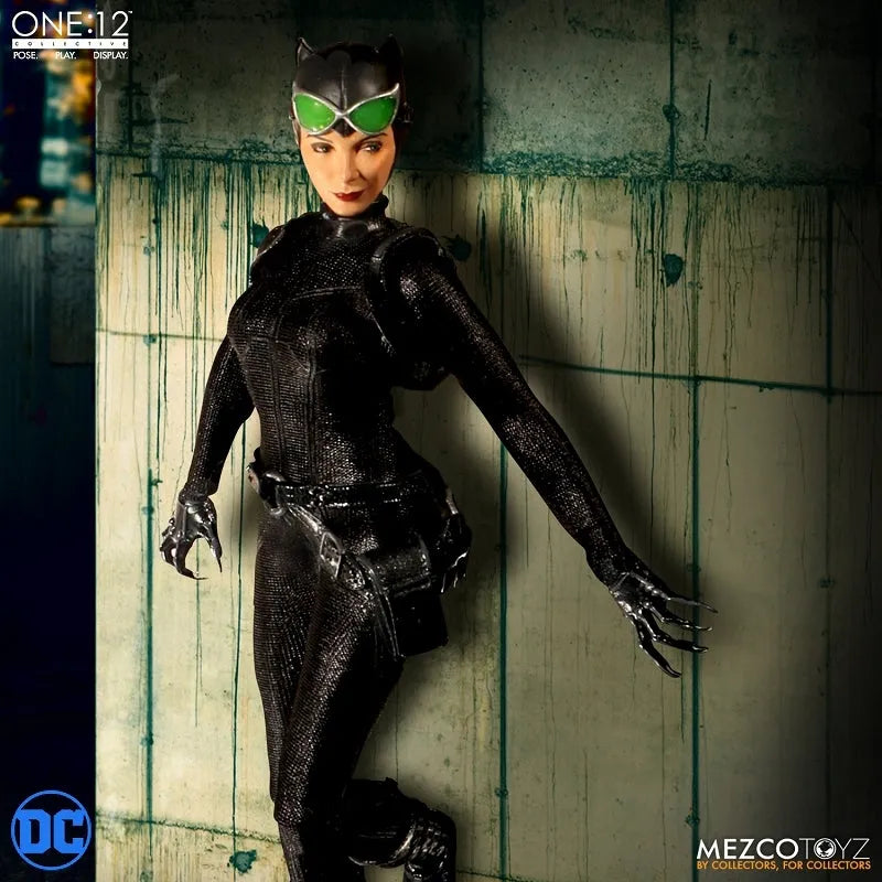 One:12 Collective - DC Comics: Catwoman 1/12 Action Figureㅤ – Mezco – ActionFigureBrasil
