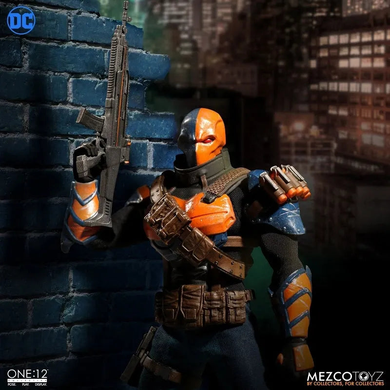 ONE:12 Collective - DC Comics: Deathstroke 1/12 Action Figureㅤ – Mezco – ActionFigure Brasil