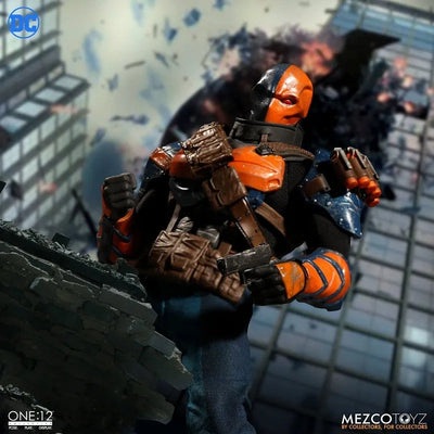 ONE:12 Collective - DC Comics: Deathstroke 1/12 Action Figureㅤ – Mezco – ActionFigureBrasil — detalhe do produto