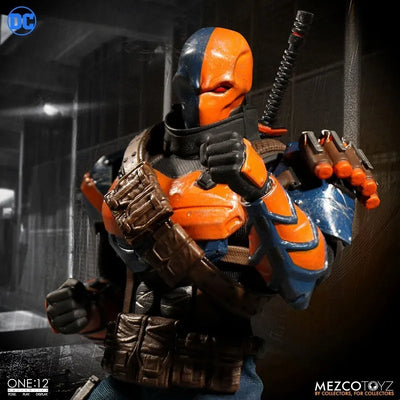 ONE:12 Collective - DC Comics: Deathstroke 1/12 Action Figureㅤ – Mezco – ActionFigureBrasil — embalagem