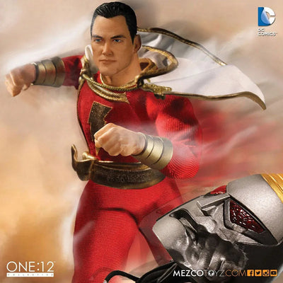 One:12 Collective - DC Comics: Shazam 1/12 Action Figureㅤ – Mezco – ActionFigure Brasil — ângulo diferente