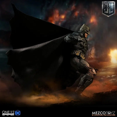 ONE:12 Collective - Justice League: Tactical Suit Batman 1/12 Action Figureㅤ – Mezco – ActionFigureBrasil — detalhe do produto