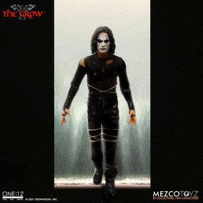 ONE:12 Collective / The Crow: Eric Draven 1/12 Action Figureㅤ – Mezco – ActionFigure Brasil — ângulo diferente