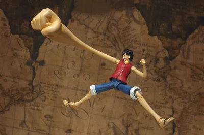 One Piece - Monkey D. Luffy - S.H.Figuarts (Bandai)ㅤ – Bandai – ActionFigureBrasil — ângulo diferente