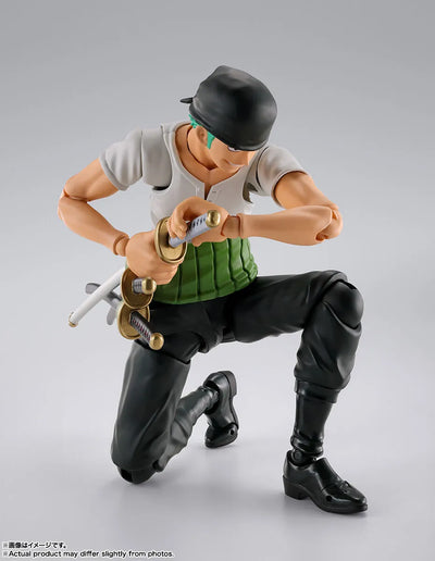 One Piece - Roronoa Zoro - S.H.Figuarts - Romance Dawn (Bandai Spirits)ㅤ – Bandai Spirits – ActionFigure Brasil — iluminação de estúdio