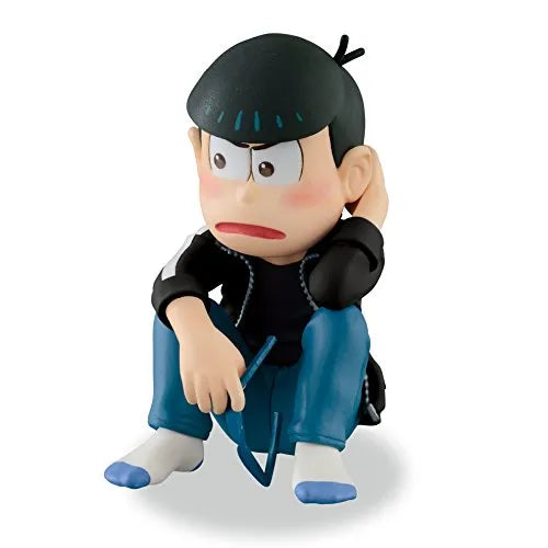 Osomatsu-san - Nadenade Mutsugo Vol.1 - Black Jersey Ver. - Karamatsuㅤ – Avex Pictures – ActionFigure Brasil