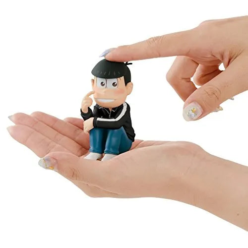 Osomatsu-san - Nadenade Mutsugo Vol.1 - Black Jersey Ver. - Osomatsuㅤ – Avex Pictures – ActionFigure Brasil