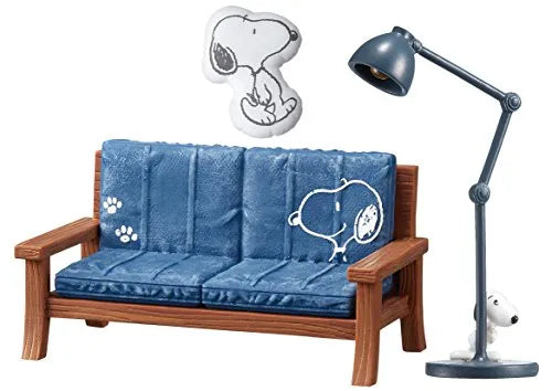 Peanuts - Snoopy - Candy Toy - Snoopy`s West Coast House - 1 - On the Skateboard (Re-Ment)ㅤ – Re-Ment As Manufacturer – ActionFigure Brasil