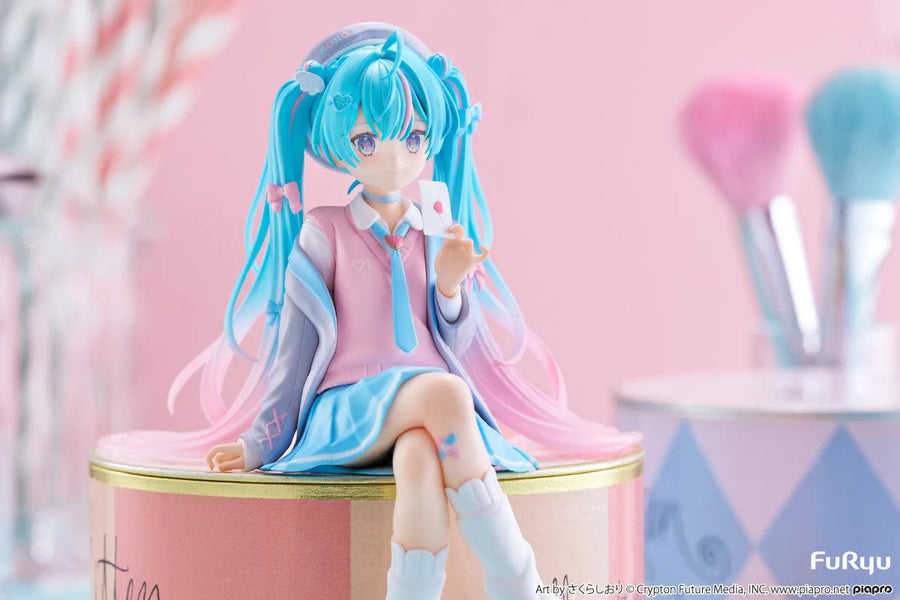 Piapro Characters - Hatsune Miku - Noodle Stopper Figure - Koisuru Blazer (FuRyu)ㅤ – FuRyu – ActionFigure Brasil