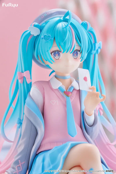 Piapro Characters - Hatsune Miku - Noodle Stopper Figure - Koisuru Blazer (FuRyu)ㅤ – FuRyu – ActionFigureBrasil — acessórios