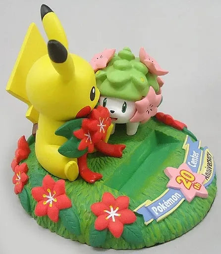 Pocket Monsters - Pikachu - Shaymin - Tamagetake - Pokémon Center 20th Anniversary - Eternal Calendar (Pokémon Center)ㅤ – Pokémon Center – ActionFigureBrasil