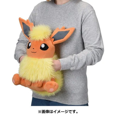 Pokemon - Flareon Hand Warmer Plushie (Pokemon Center)ㅤ – Pokémon Center – ActionFigureBrasil — embalagem