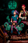 Powder & Vi - LIMITED EDITION: 2500 - ActionFigure Brasil