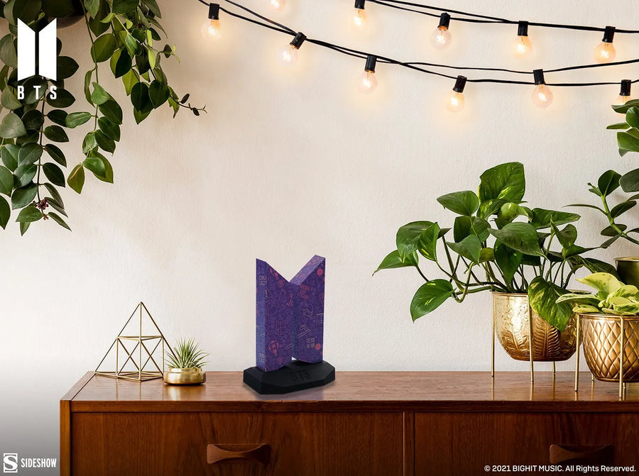 Premium BTS Logo: 7 With You - LIMITED EDITION (7 With You) – Sideshow Collectibles – ActionFigure Brasil