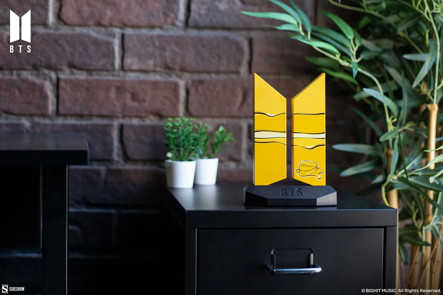 Premium BTS Logo: Butter Edition - LIMITED EDITION (Butter Edition) – Sideshow Collectibles – ActionFigure Brasil