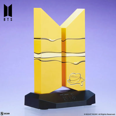 Premium BTS Logo: Butter Edition - LIMITED EDITION (Butter Edition) – Sideshow Collectibles – ActionFigure Brasil — acessórios
