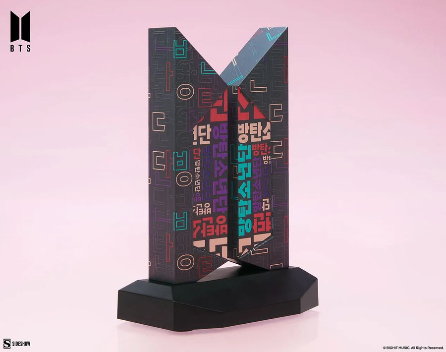 Premium BTS Logo: Hangeul Edition - LIMITED EDITION (Hangeul Edition) – Sideshow Collectibles – ActionFigure Brasil