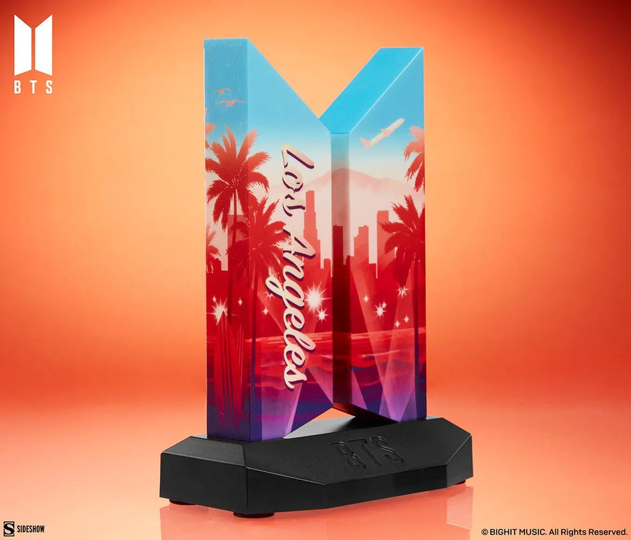 Premium BTS Logo: Los Angeles Edition - LIMITED EDITION (Los Angeles Edition) – Sideshow Collectibles – ActionFigure Brasil
