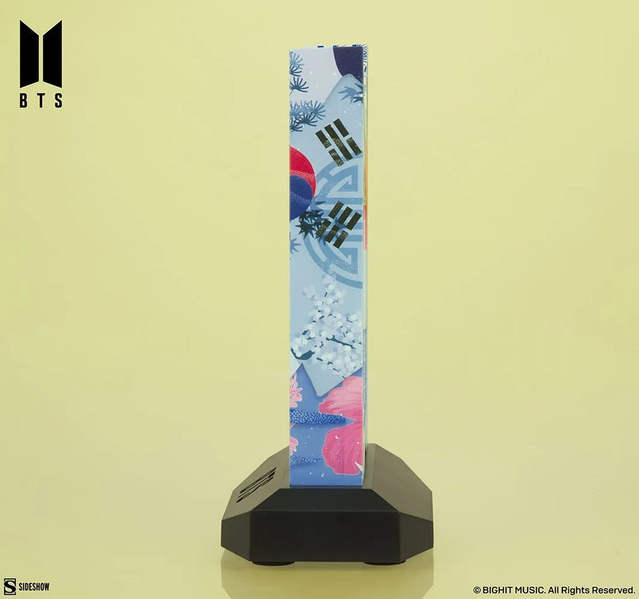 Premium BTS Logo: Seoul Edition - LIMITED EDITION (Seoul Edition) – Sideshow Collectibles – ActionFigure Brasil