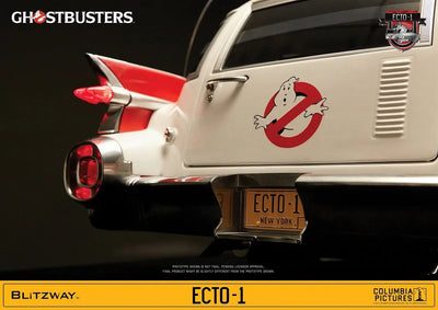 Premium Ultimate Masterpiece Ghostbusters 1984 1/6 Vehicle ECTO-1(Provisional Pre-order)ㅤ – Blitzway – ActionFigure Brasil — com base expositora