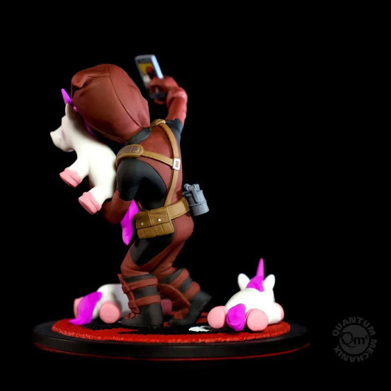 Q Pop - Marvel Comics: Deadpool PVC Figure Selfie verㅤ – Gantaku – ActionFigure Brasil