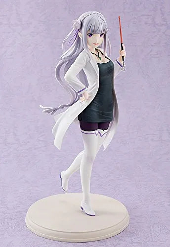 Re:Zero kara Hajimeru Isekai Seikatsu - Emilia - 1/7 - High School Teacher ver. (Kadokawa)ㅤ – Kadokawa – ActionFigureBrasil — ambientada