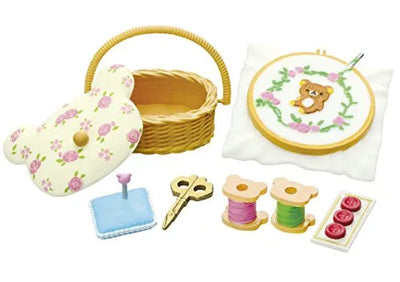 Rilakkuma - Korilakkuma - Kiiroitori - Rilakkuma Akogare no British Tea Time - 1 - Gardening (Re-Ment)ㅤ – Re-Ment As Manufacturer – ActionFigure Brasil — ângulo diferente