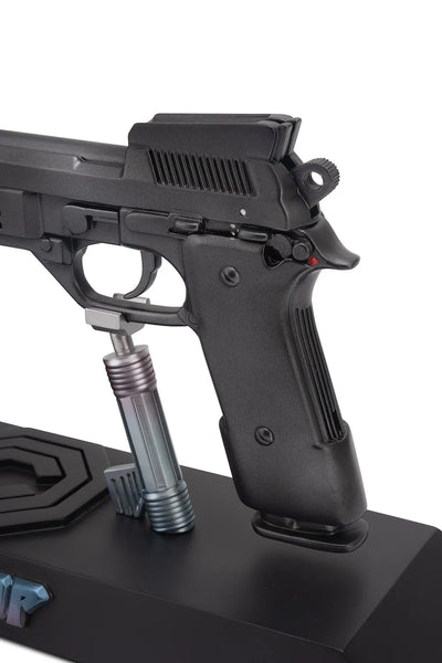 RoboCop Auto 9 Life-Size - LIMITED EDITION: 500 – Hollywood Collectibles Group – ActionFigure Brasil — com base expositora