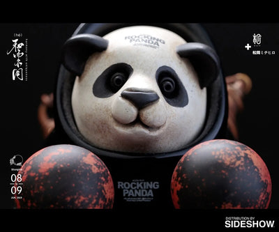 Rocking Panda (Small) - LIMITED EDITION: 300 – Manas SUM – ActionFigure Brasil — iluminação de estúdio
