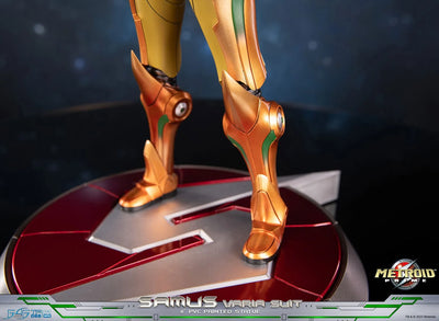 Samus Varia Suit (Collector's Edition) - LIMITED EDITION – First 4 Figures – ActionFigure Brasil — iluminação de estúdio