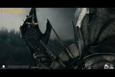 Sauron - LIMITED EDITION: 99 – Infinity Studio X Penguin Toys – ActionFigure Brasil — iluminação de estúdio