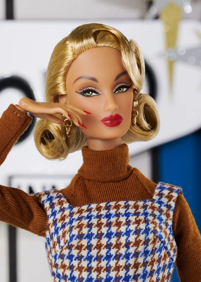 Seeing the Sights – Maeve Rocha™ - LIMITED EDITION: 600 – Integrity Toys – ActionFigure Brasil