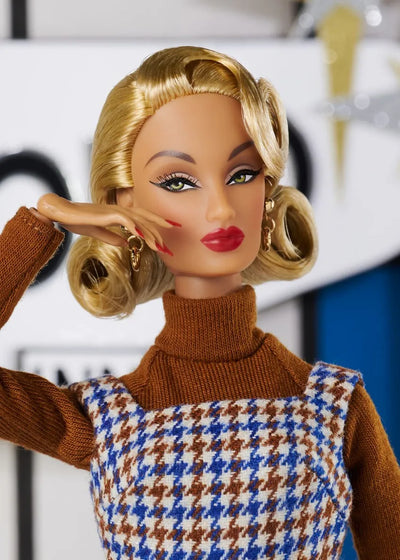 Seeing the Sights – Maeve Rocha™ - LIMITED EDITION: 600 – Integrity Toys – ActionFigure Brasil — iluminação de estúdio