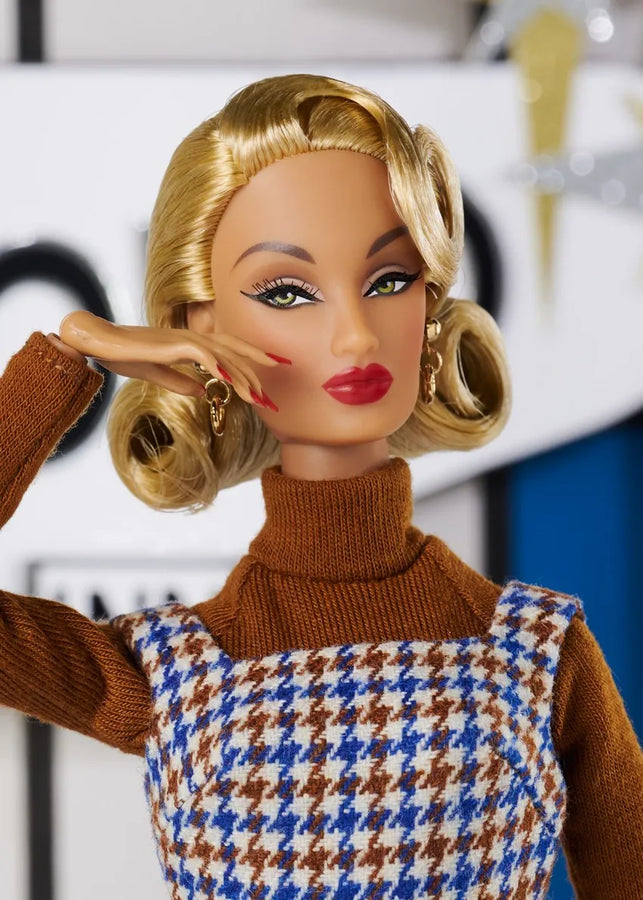 Seeing the Sights – Maeve Rocha™ - LIMITED EDITION: 600 – Integrity Toys – ActionFigure Brasil