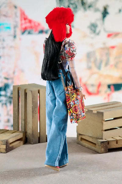 Shut It Down – Liu Liu Ling™ - LIMITED EDITION: 800 – Integrity Toys – ActionFigure Brasil — com base expositora