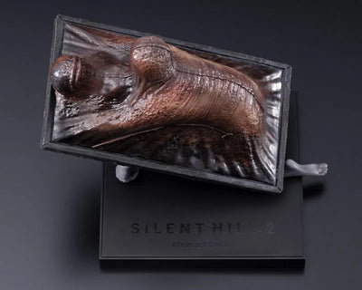Silent Hill 2 - Abstract Daddy - Oshi Works - 1/7 (Kotobukiya)ㅤ – Kotobukiya – ActionFigureBrasil — com base expositora