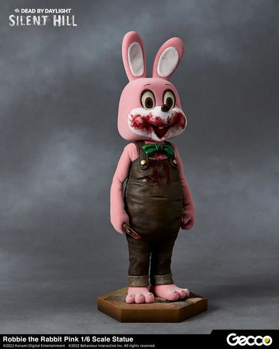 SILENT HILL x Dead by Daylight / Robbie the Rabbit Pink 1/6 Scale Statueㅤ – Gecco – ActionFigure Brasil — embalagem
