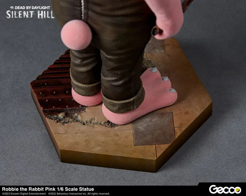 SILENT HILL x Dead by Daylight / Robbie the Rabbit Pink 1/6 Scale Statueㅤ – Gecco – ActionFigure Brasil