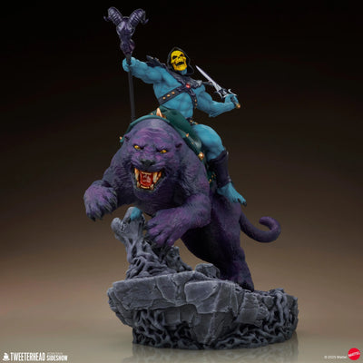 Skeletor™ & Panthor™ - LIMITED EDITION: 150 – Tweeterhead – ActionFigure Brasil — ambientada