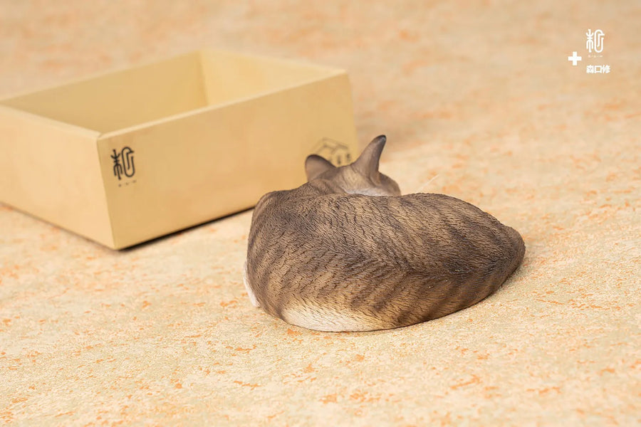 Sleeping Tabby Cat – Manas SUM – ActionFigure Brasil
