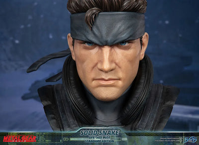 Solid Snake - LIMITED EDITION: 450 – First 4 Figures – ActionFigure Brasil — acessórios