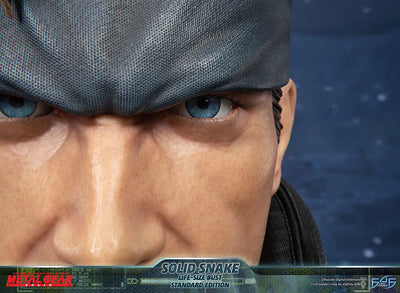 Solid Snake - LIMITED EDITION: 450 – First 4 Figures – ActionFigure Brasil — iluminação de estúdio