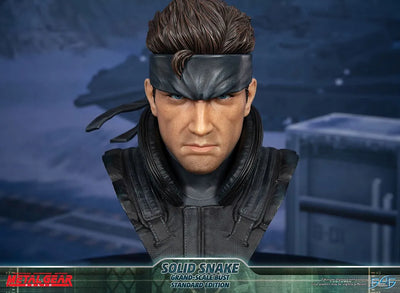 Solid Snake - LIMITED EDITION: 600 – First 4 Figures – ActionFigure Brasil — ambientada