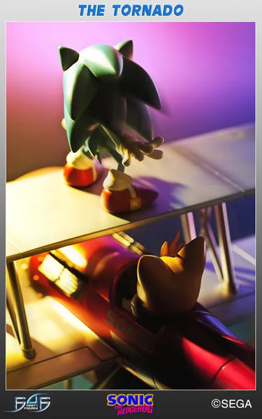 Sonic the Hedgehog 2 - The Tornado Sonic the Hedgehog & Tails Statueㅤ – First 4 Figures – ActionFigure Brasil — iluminação de estúdio